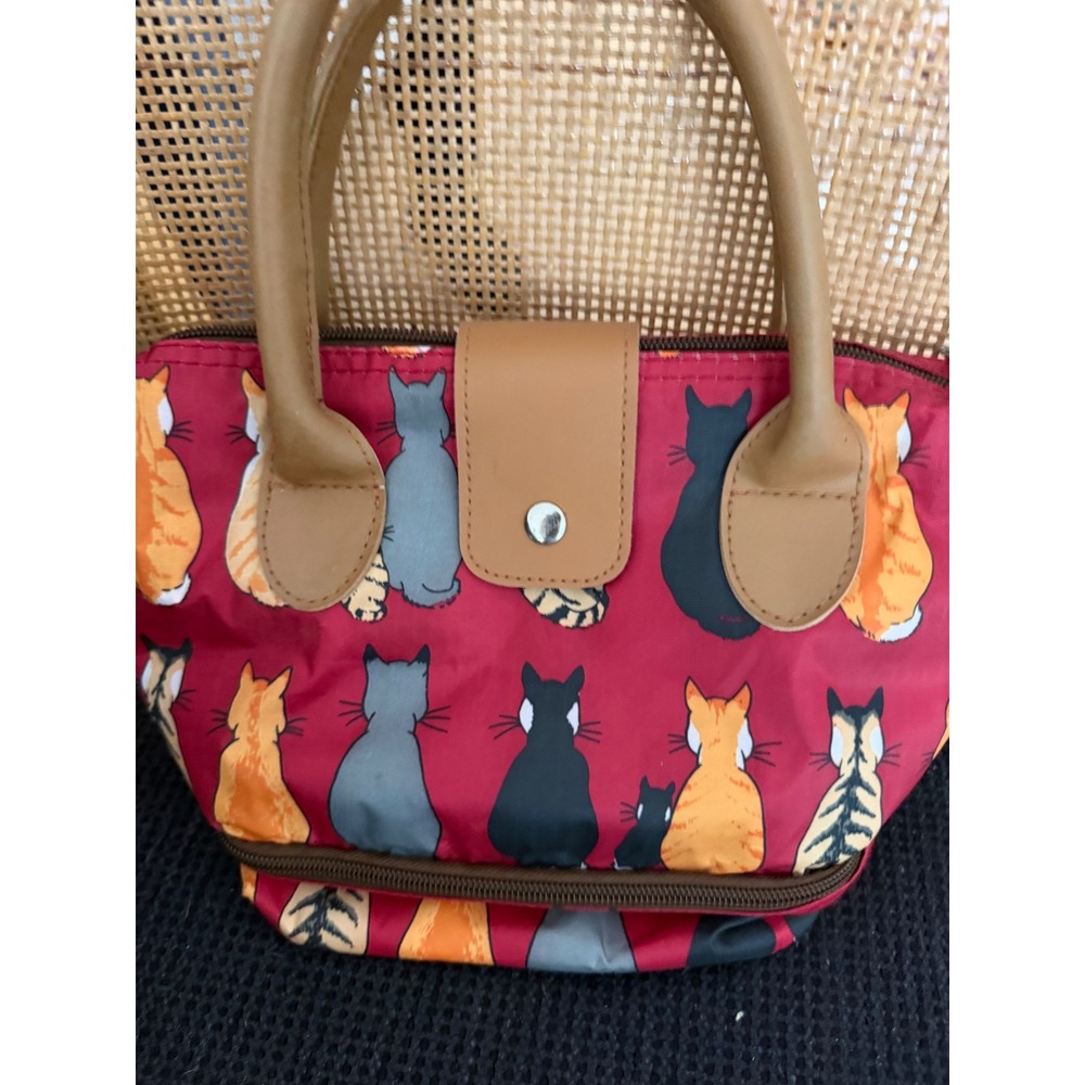 Cute Cat Print Insulated, double compartment Lunch handbag w/Magnetic Snap